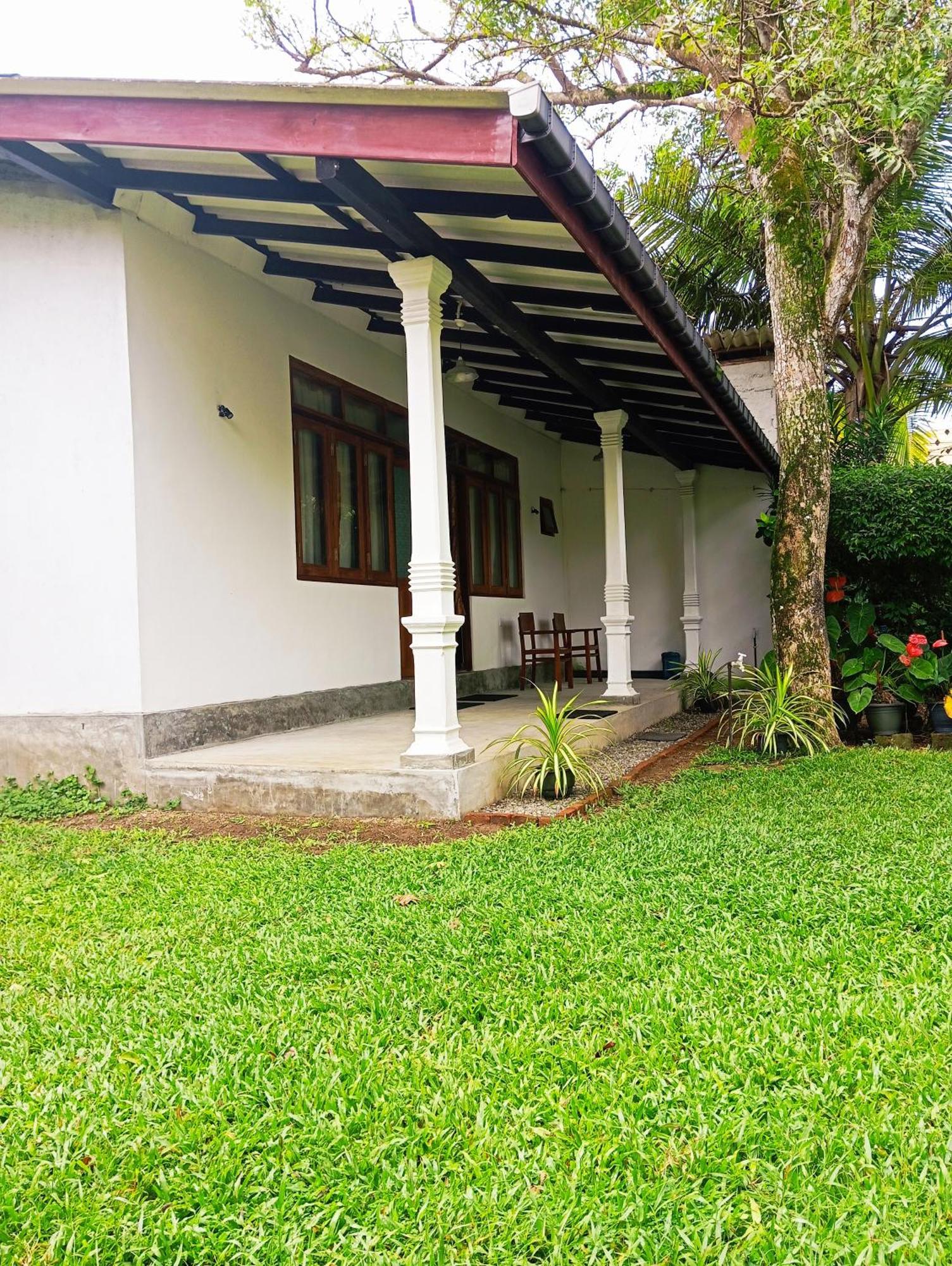 Hotel Waves à Hikkaduwa Extérieur photo